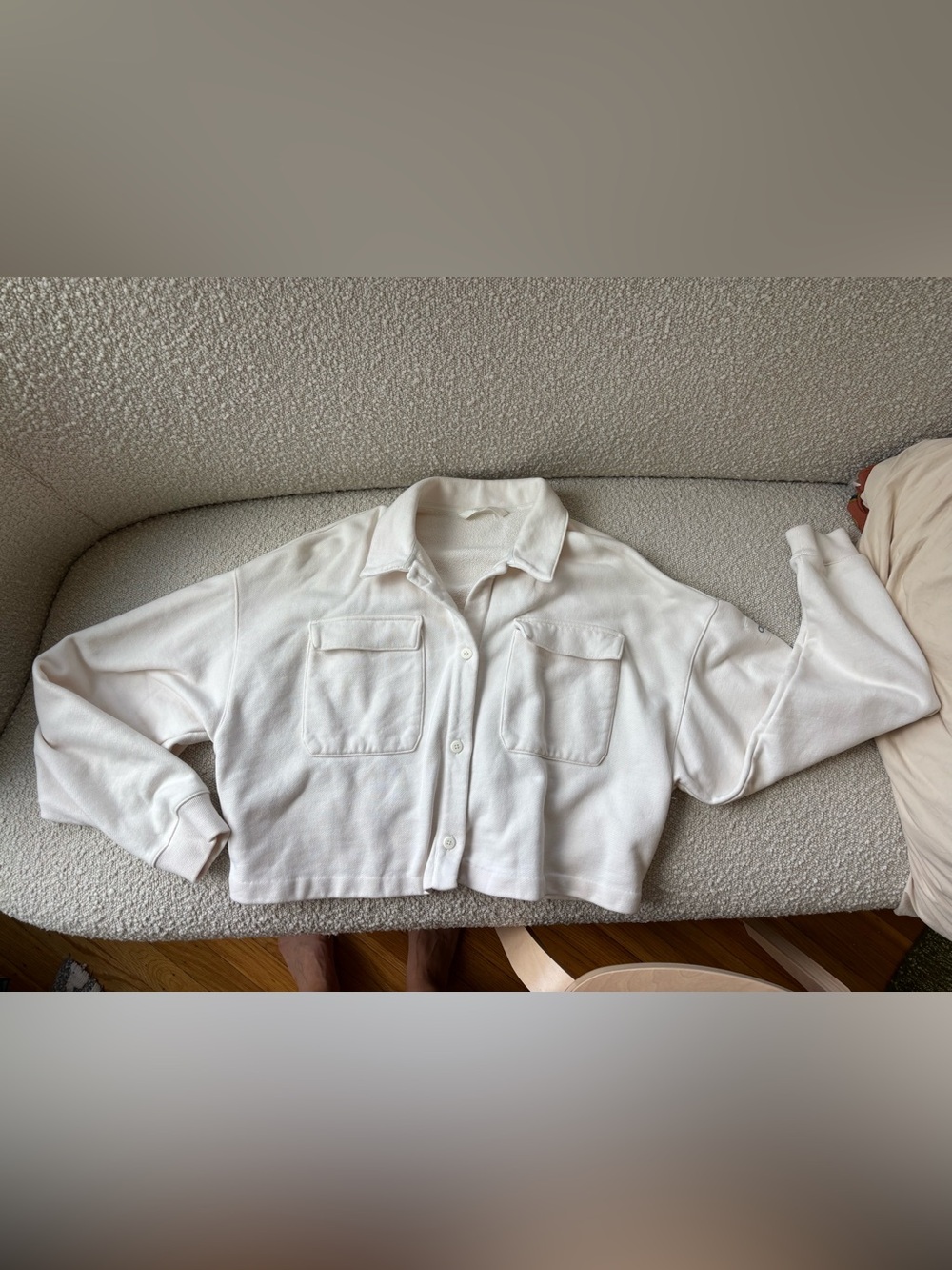 ALO Yoga Cream Button-Front Cropped Shirt Jacket